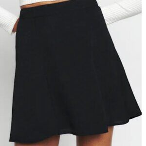 Reformation Flounce Skirt Black - Size 6